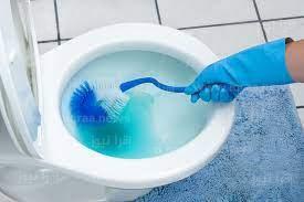 كيفية تنظيف وتلميع المرحاض من الاصفرار